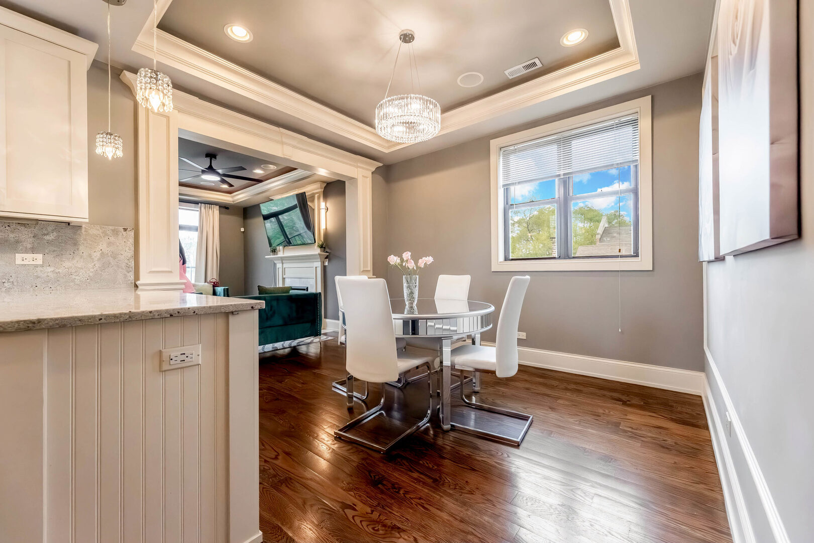 4245 S Langley Avenue Unit: 3