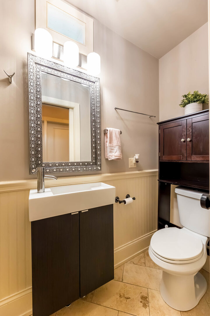 4245 S Langley Avenue Unit: 3