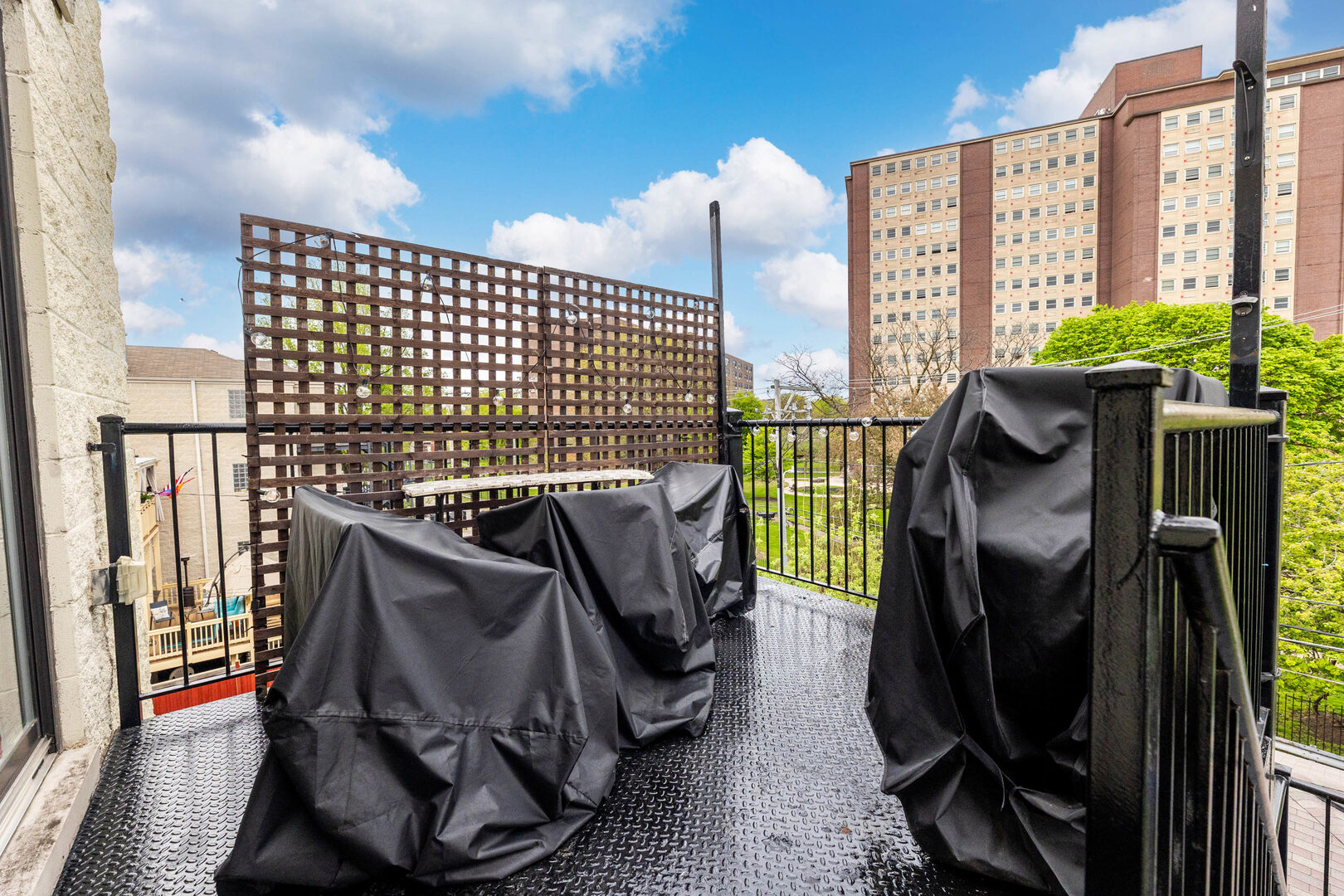 4245 S Langley Avenue Unit: 3