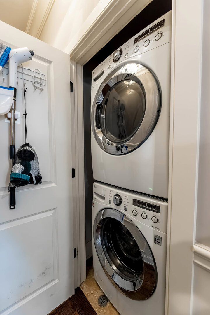 4245 S Langley Avenue Unit: 3