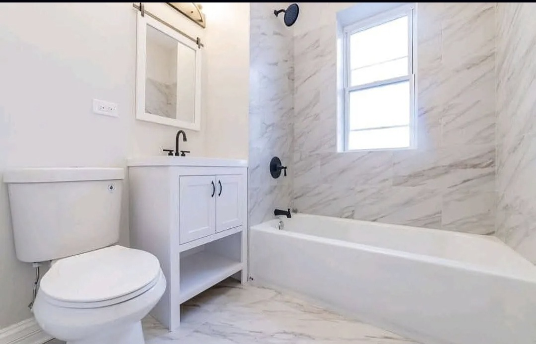 5824 S Michigan Avenue Unit: 2