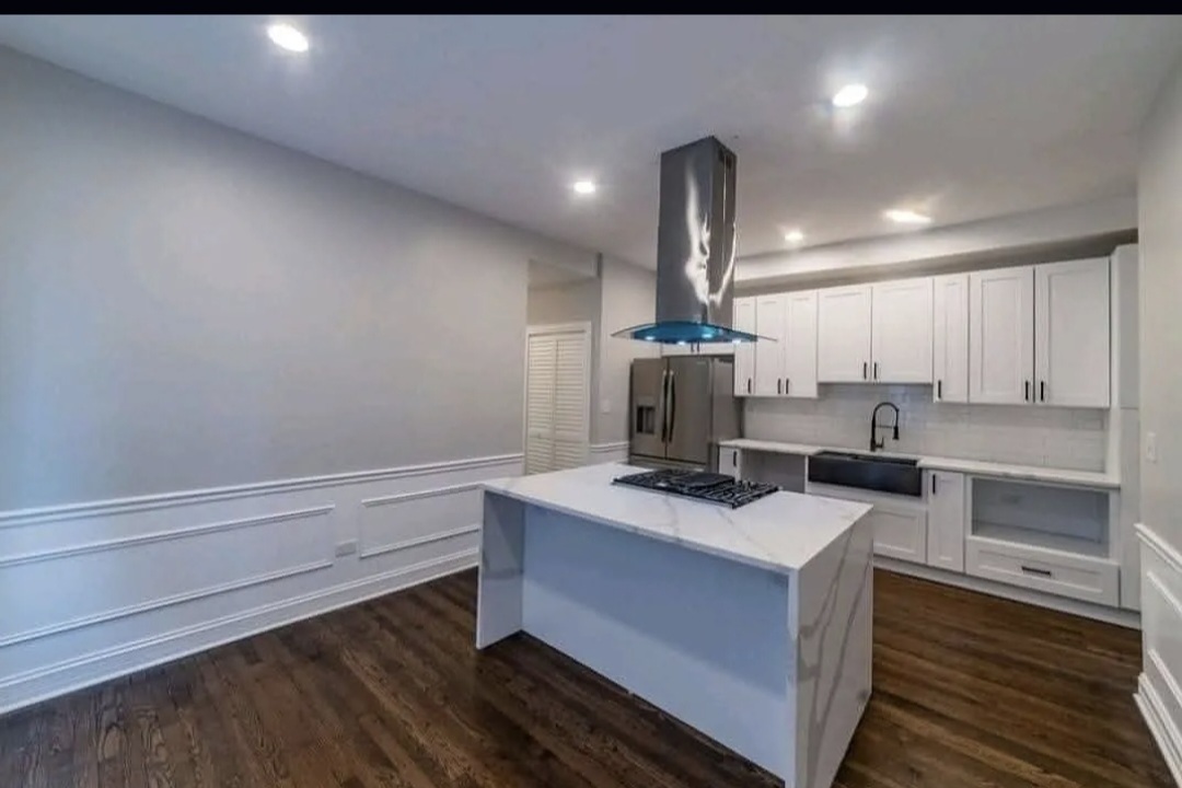 5824 S Michigan Avenue Unit: 2