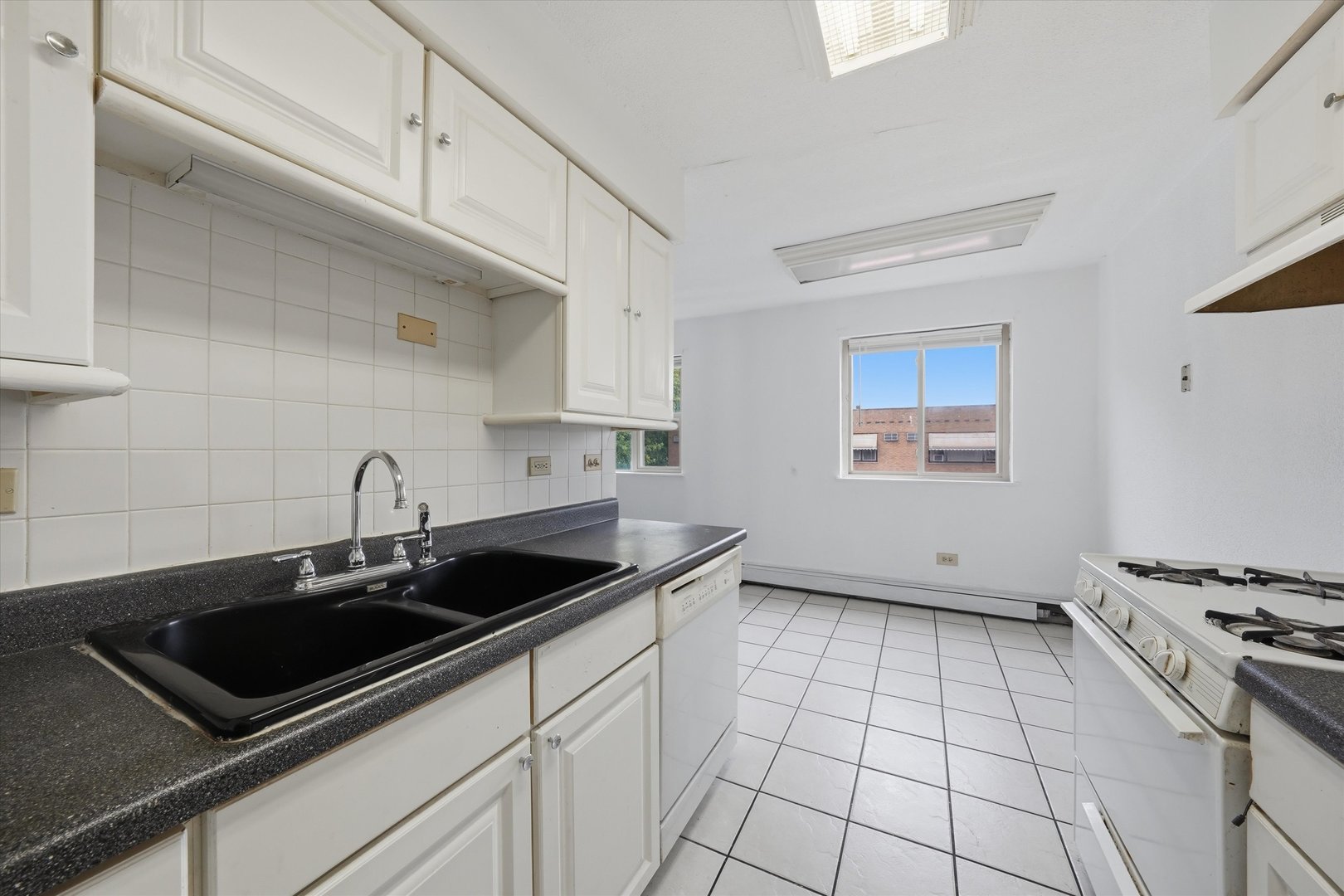8343 S King Drive Unit: 3B