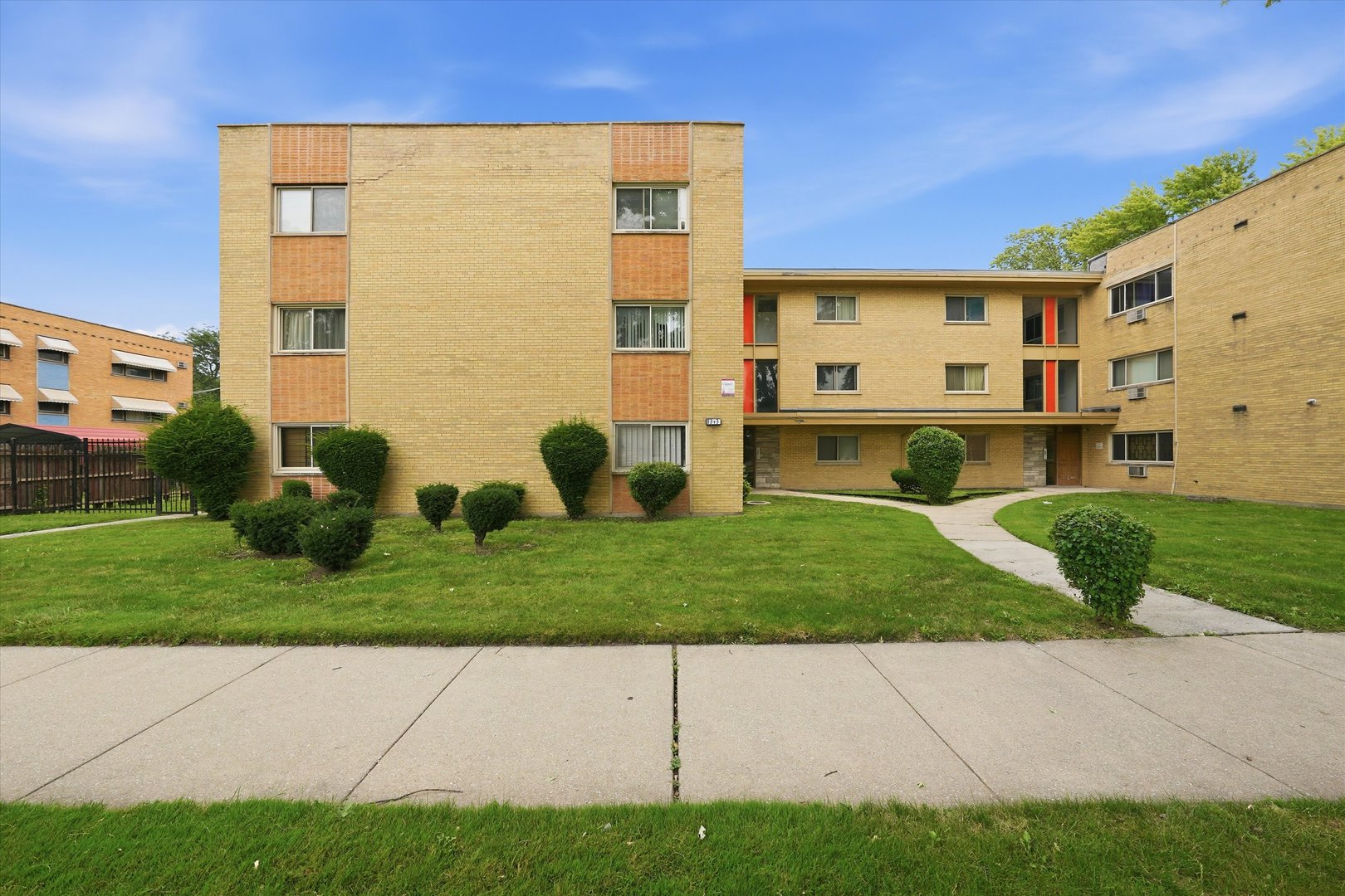 8343 S King Drive Unit: 3B