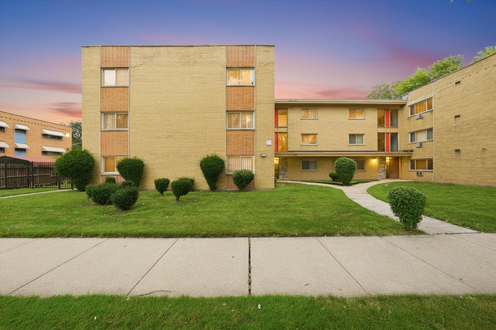 8343 S King Drive Unit: 3B