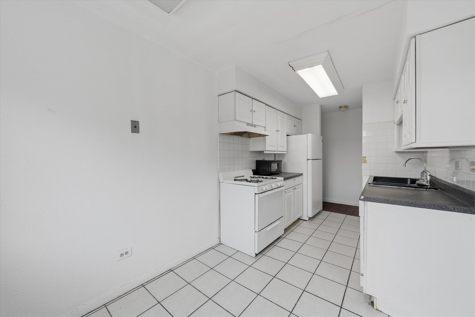 8343 S King Drive Unit: 3B