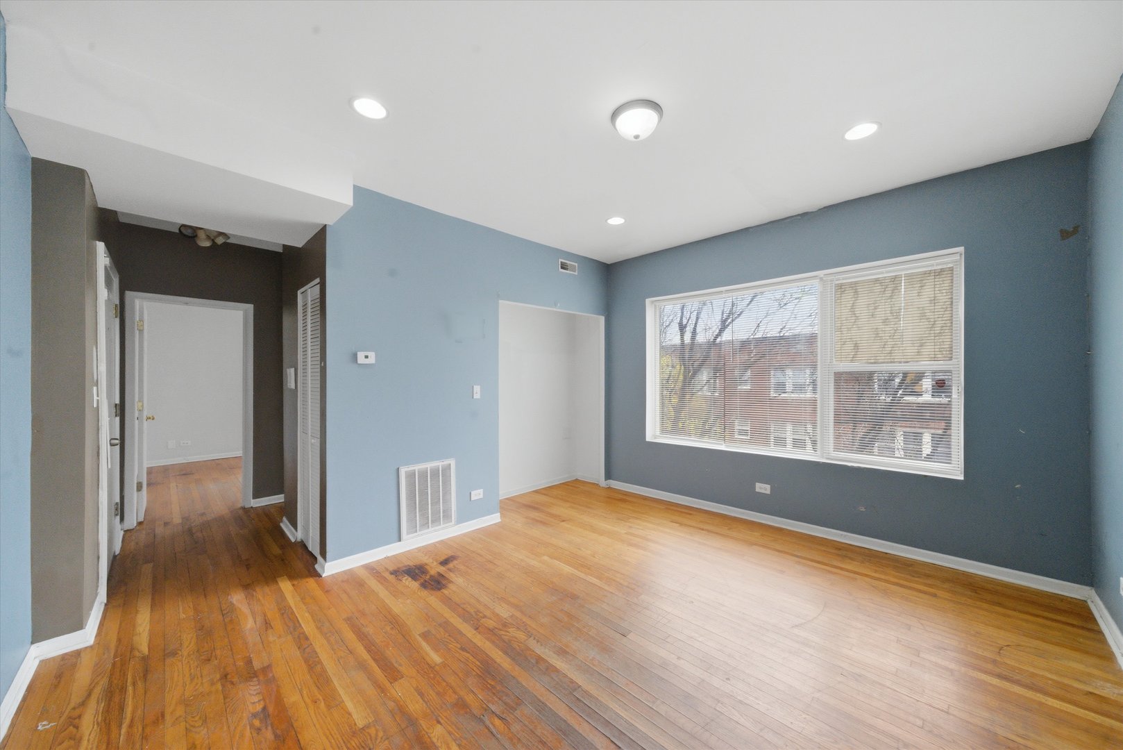 850 E 82nd Street Unit: 3