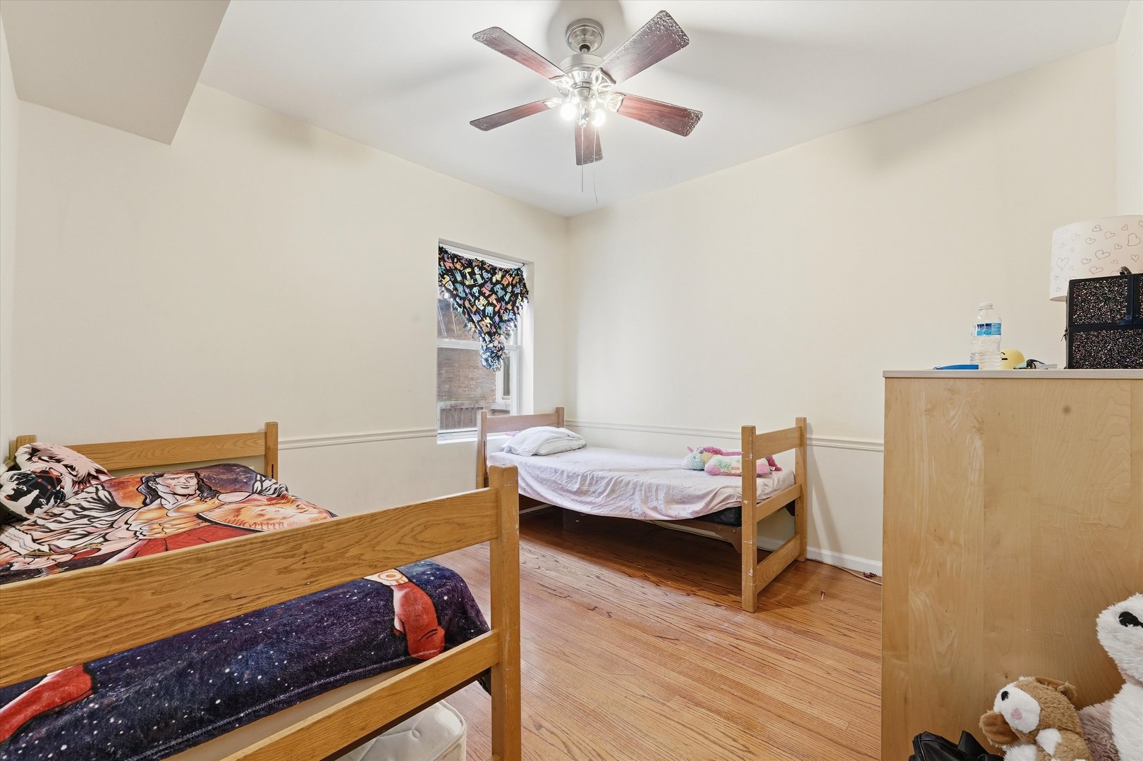 2509 E 76th Street Unit: 1