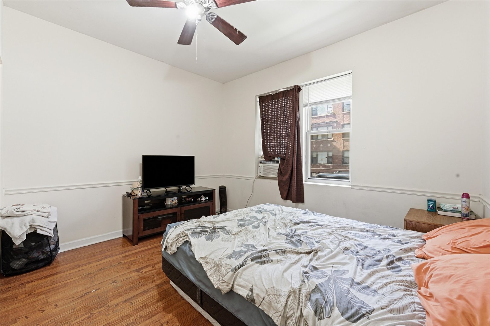 2509 E 76th Street Unit: 1