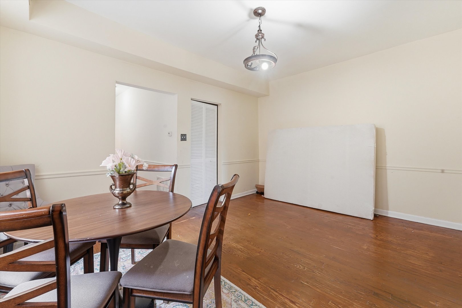 2509 E 76th Street Unit: 1