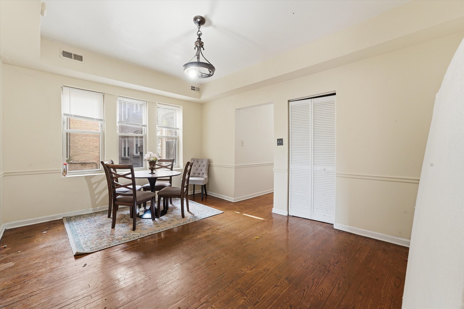 2509 E 76th Street Unit: 1