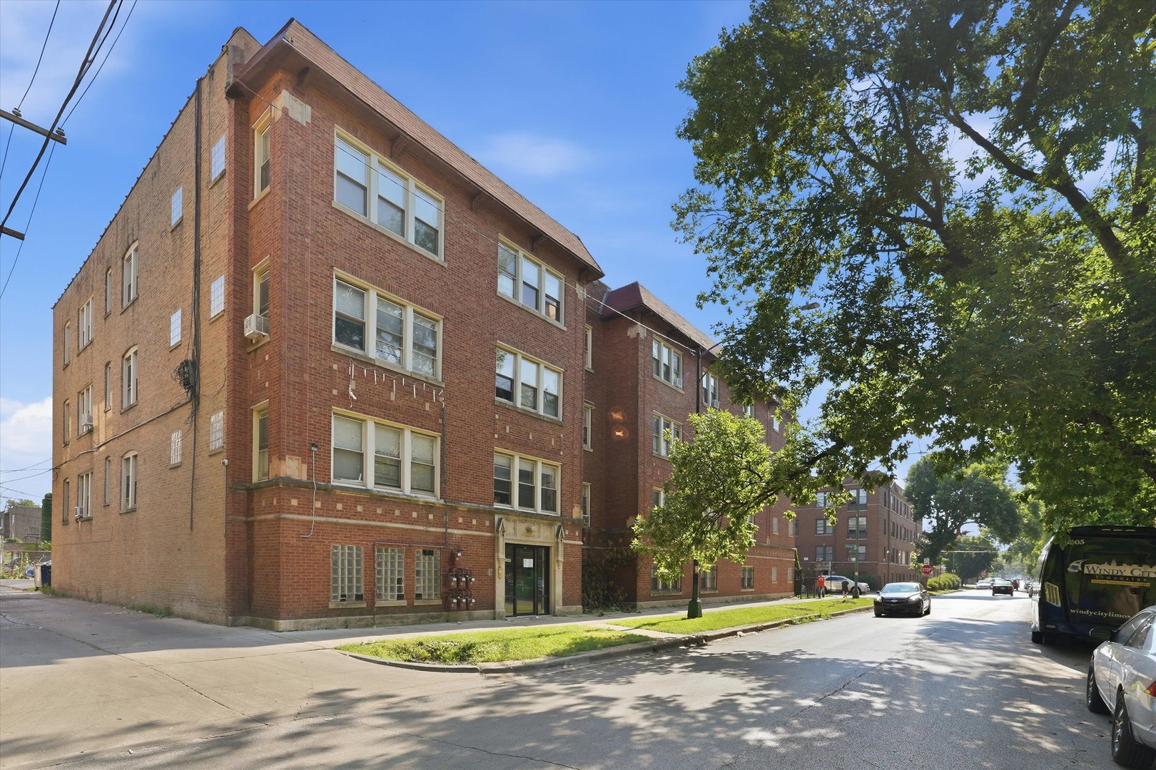 2509 E 76th Street Unit: 1