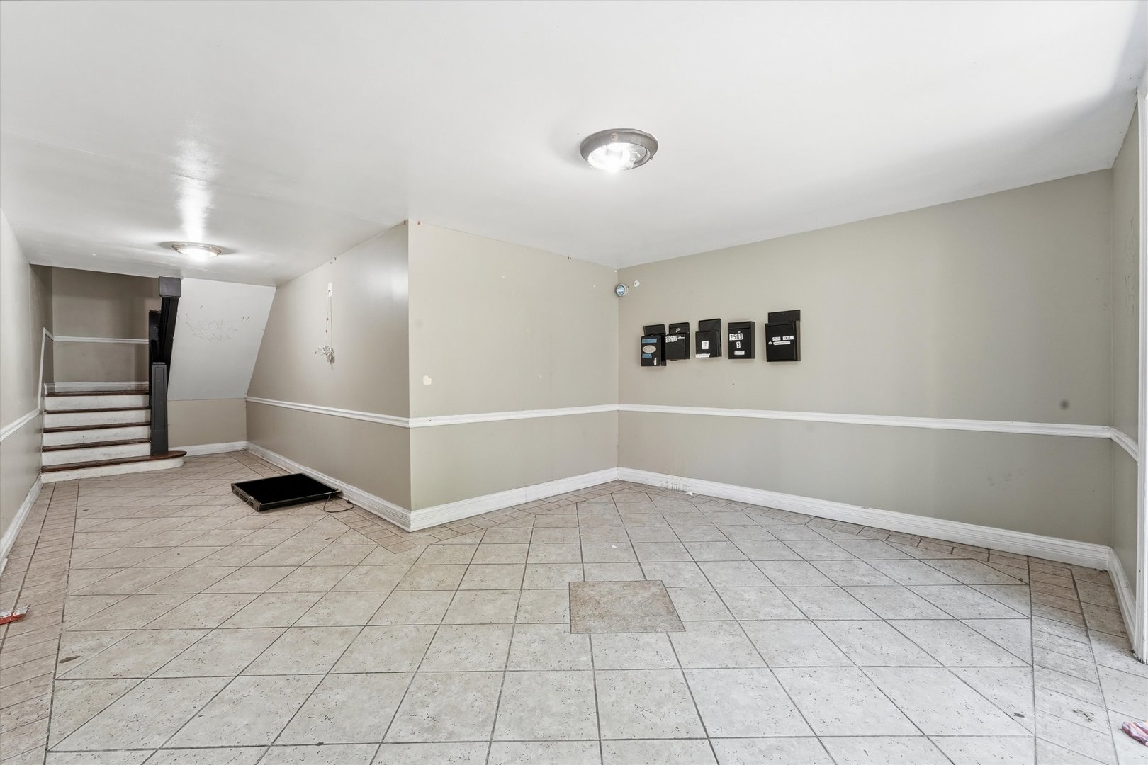 2509 E 76th Street Unit: 1