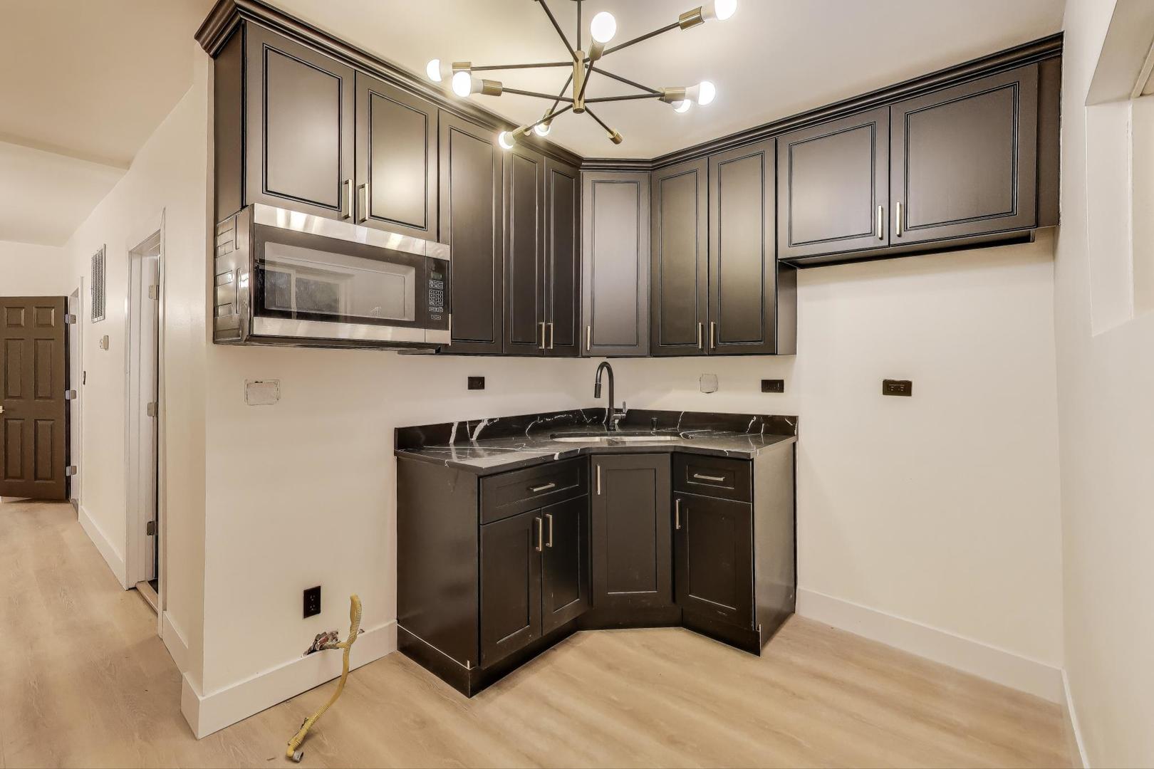 1117 W 57th Street