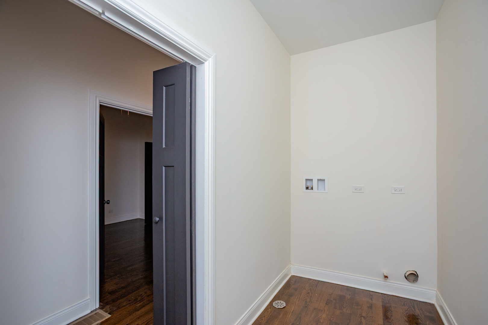 6642 S Drexel Avenue