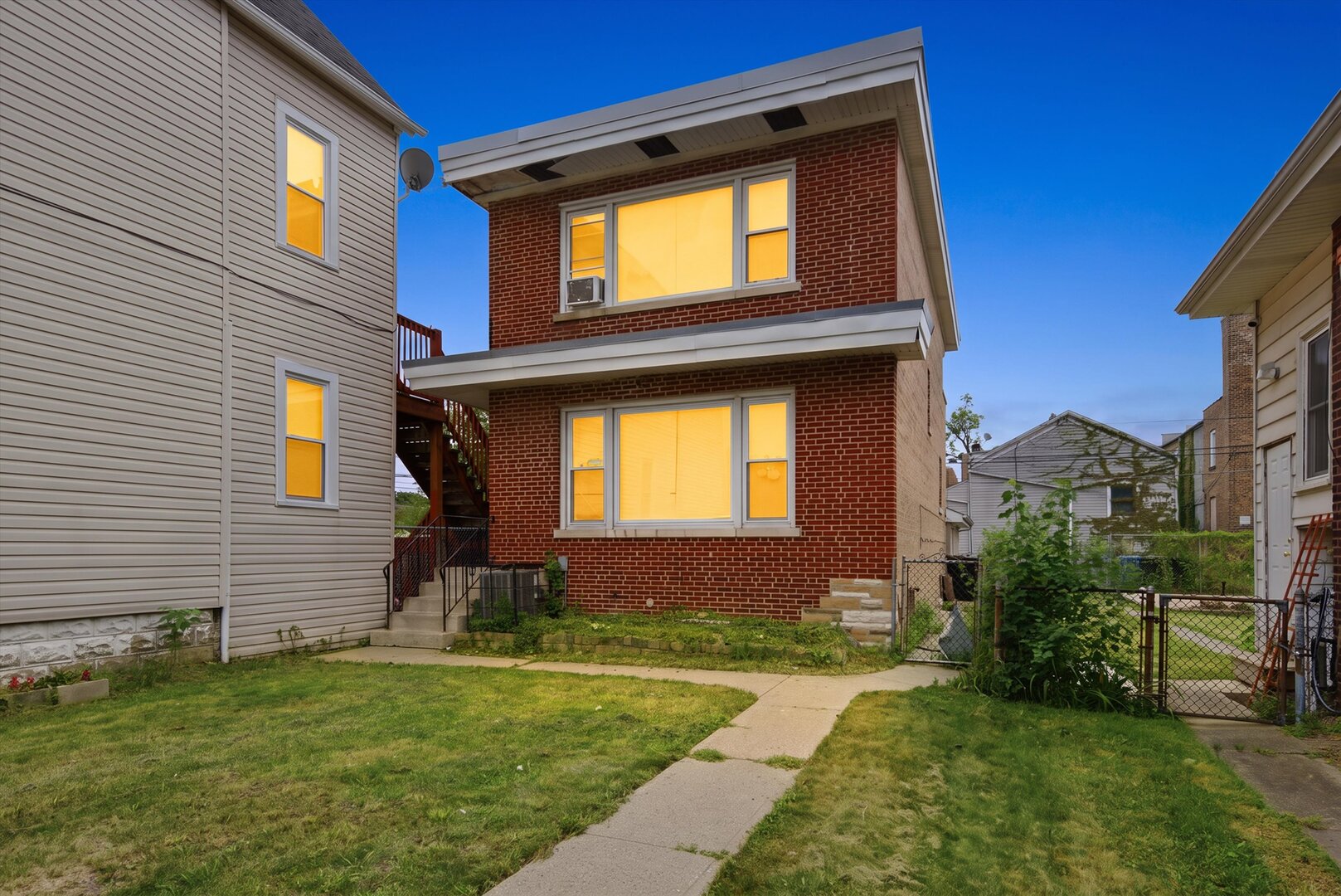 731 E 88th Place