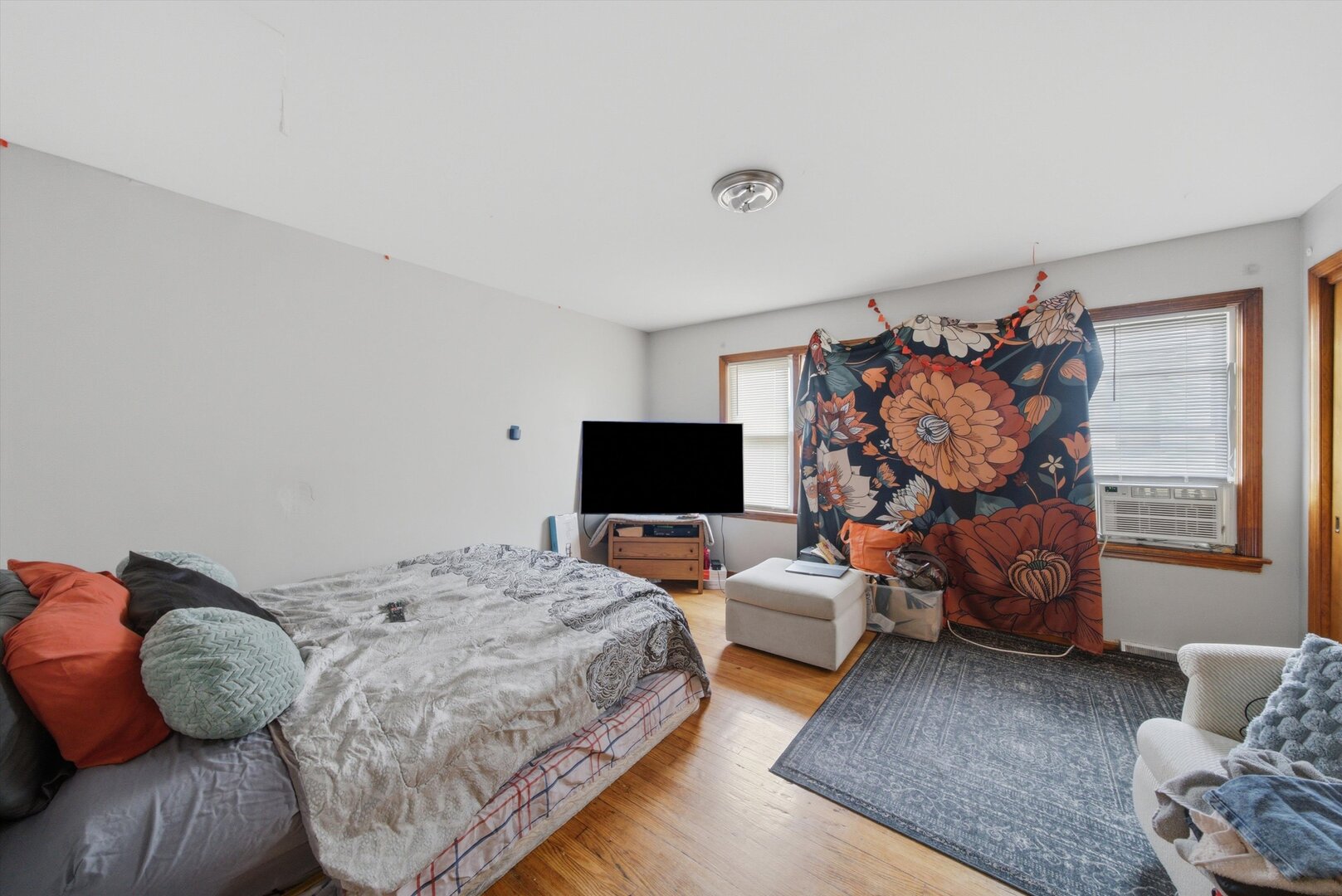 731 E 88th Place