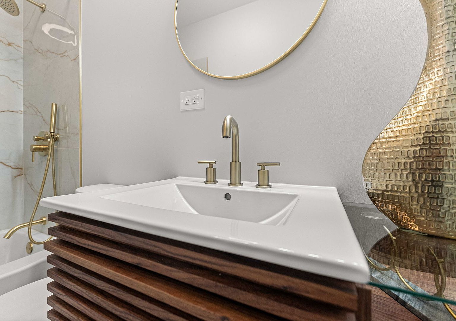 6150 S Saint Lawrence Avenue Unit: 3