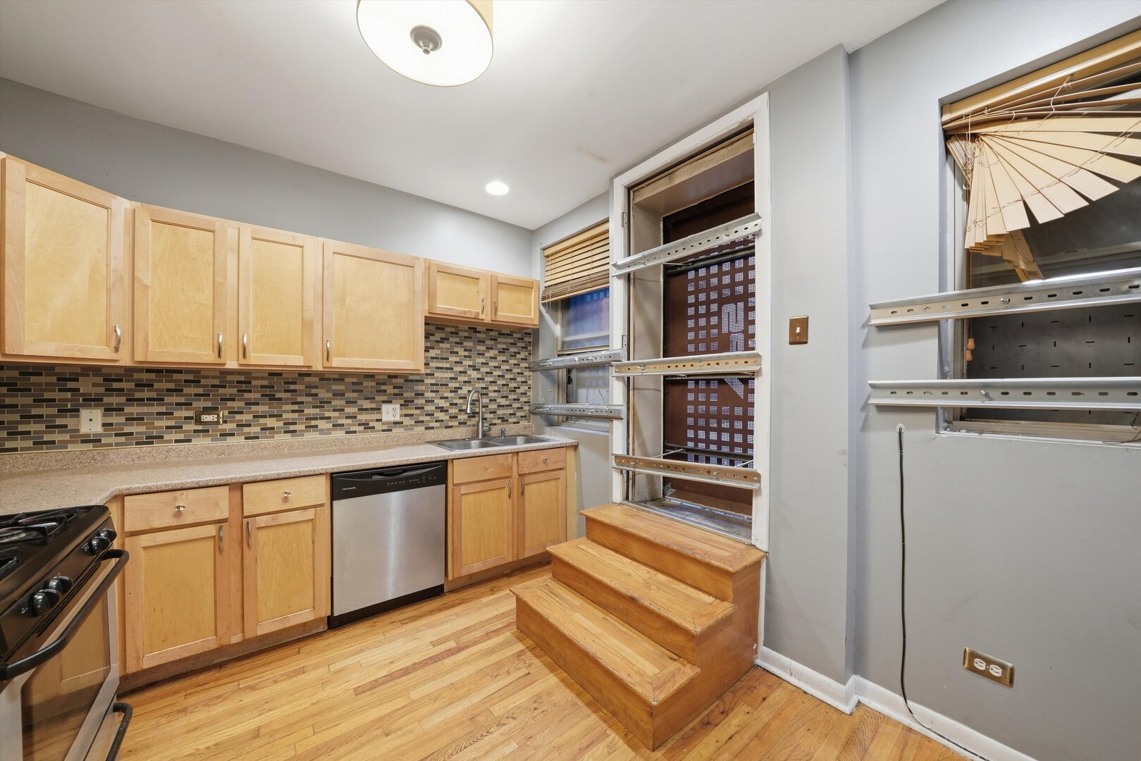 8146 S Drexel Avenue Unit: G