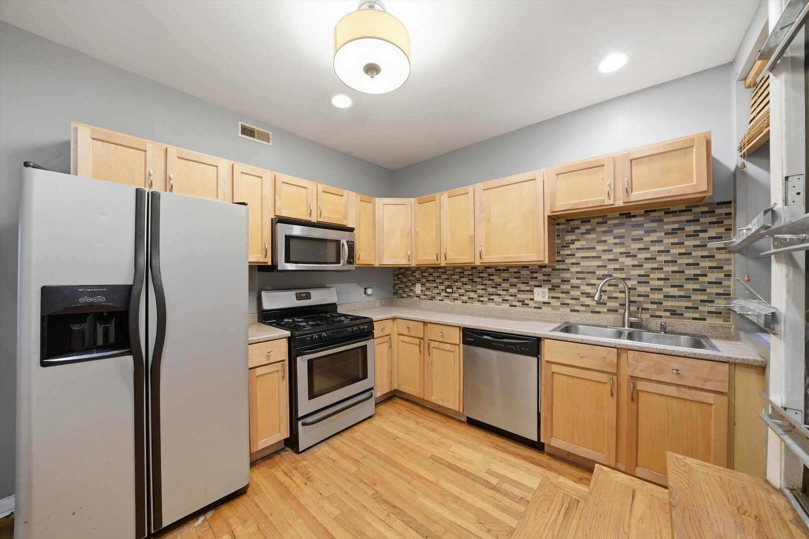 8146 S Drexel Avenue Unit: G
