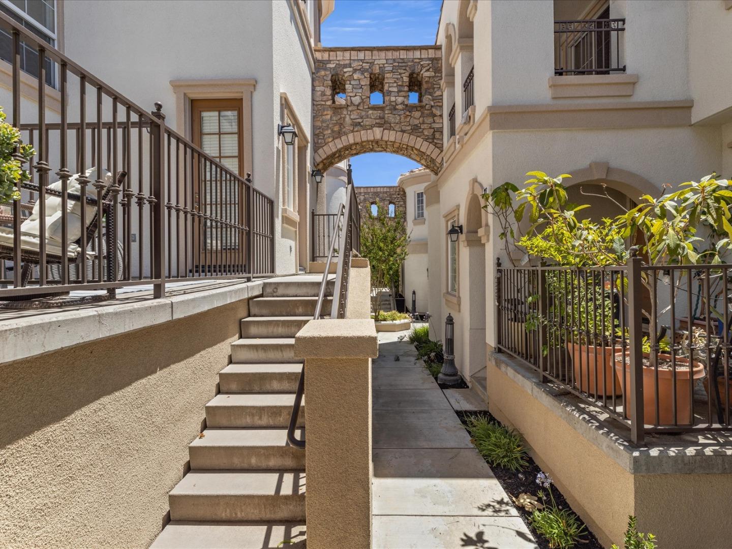 326 Adeline AVE