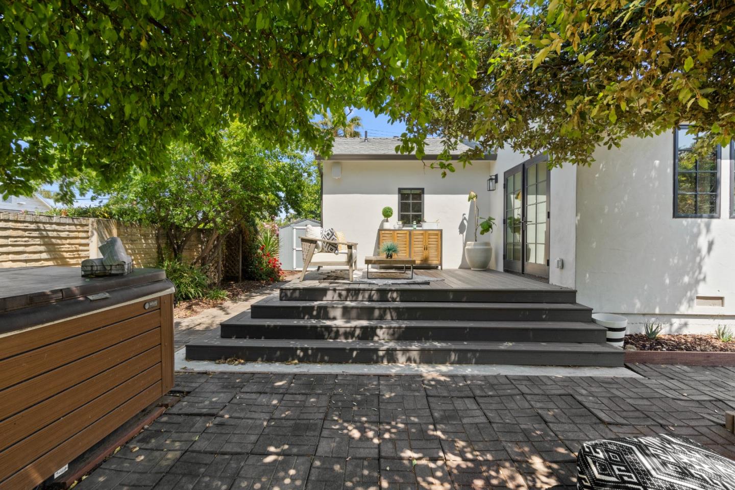 971 Thornton Way