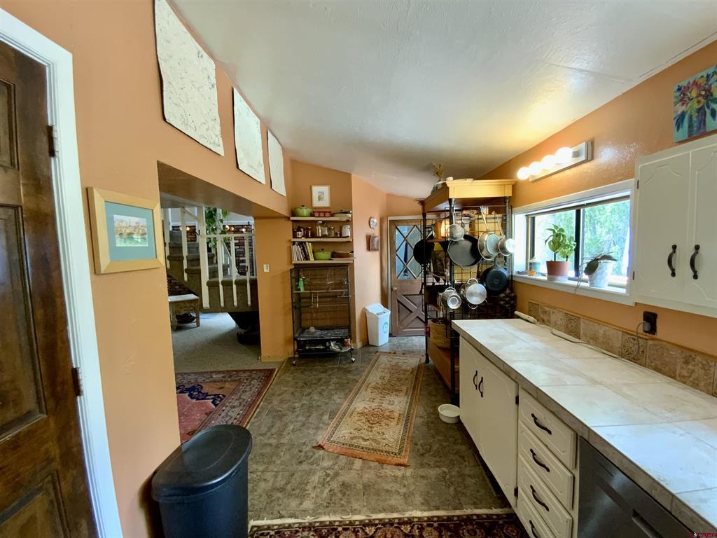 916 W Denver Avenue