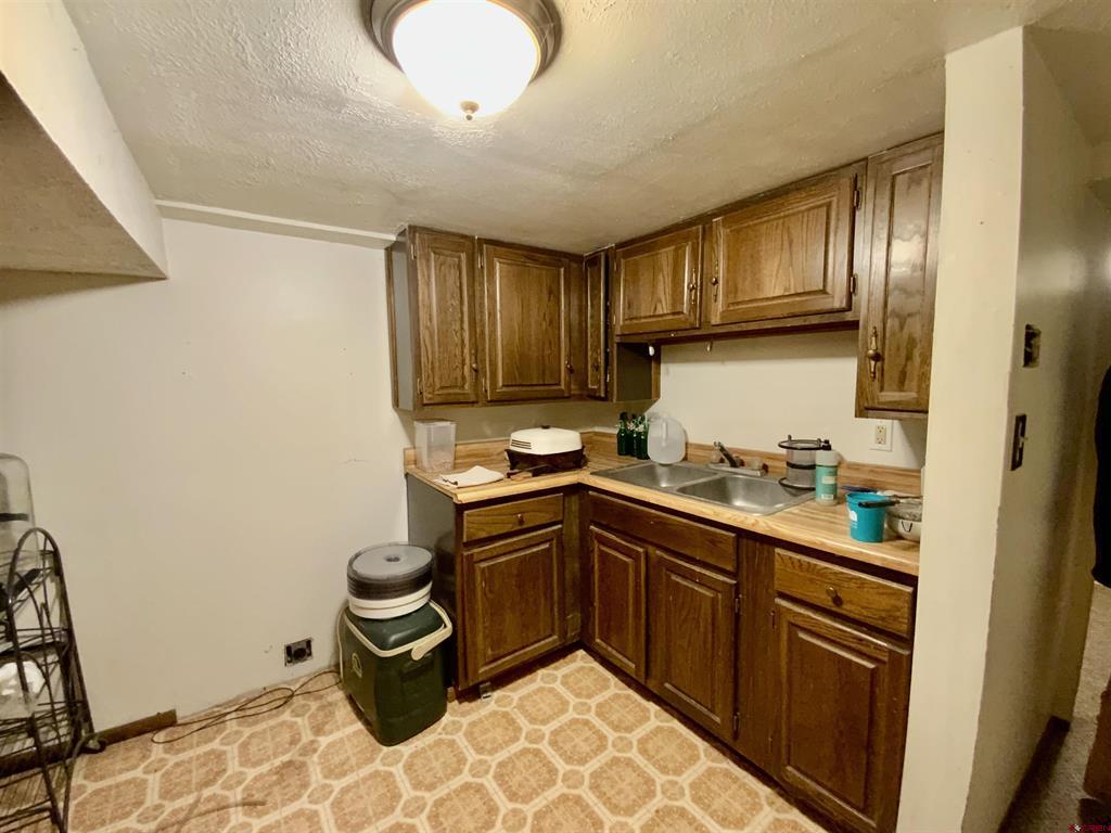 916 W Denver Avenue