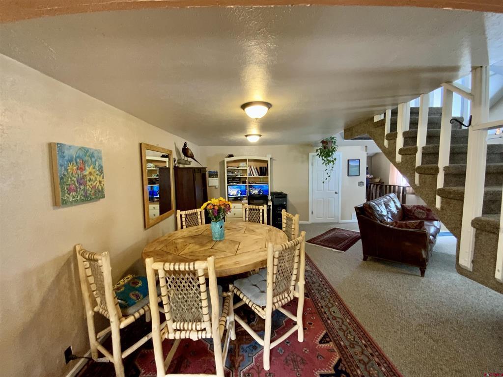 916 W Denver Avenue
