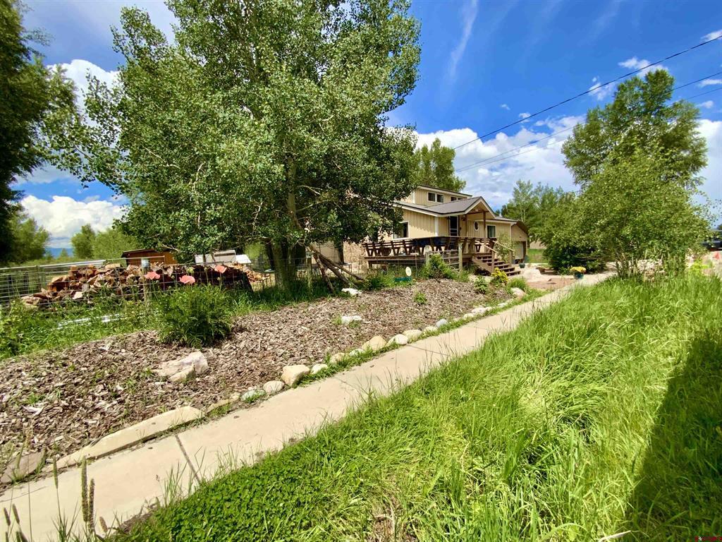 916 W Denver Avenue