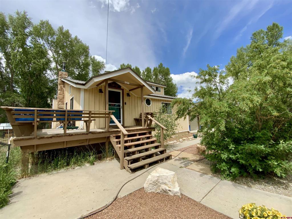 916 W Denver Avenue