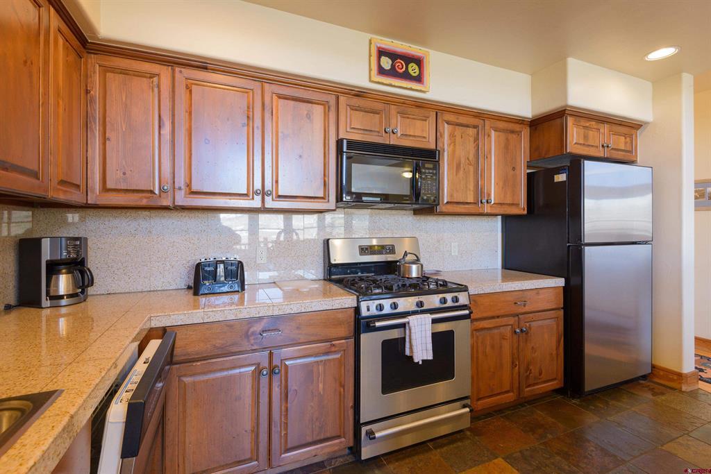 24 Hunter Hill Road Unit: 10