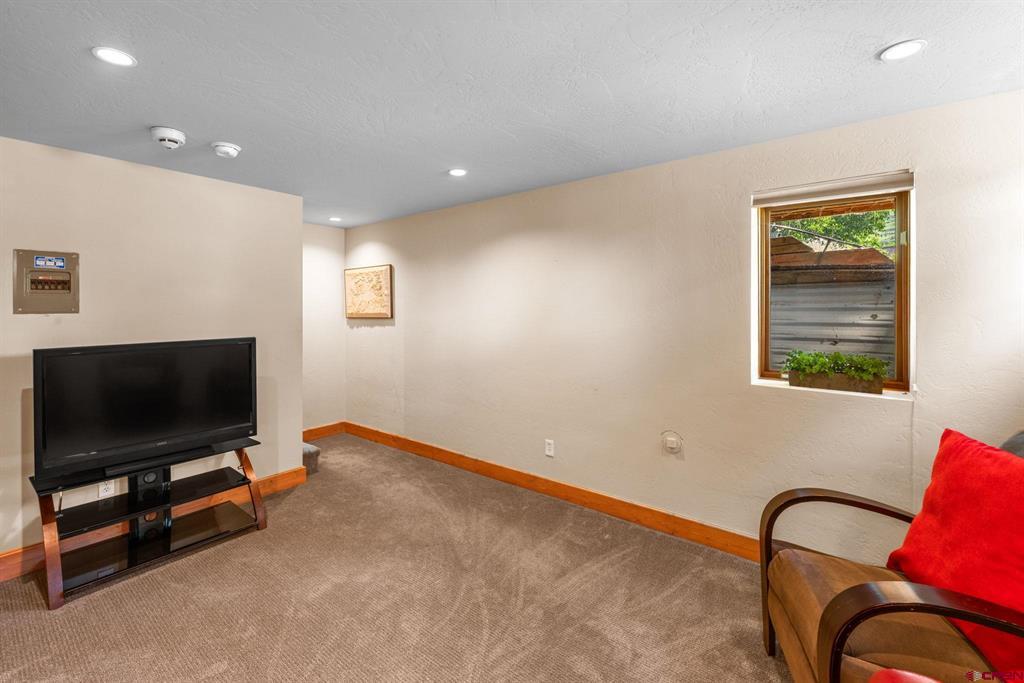 208 Horseshoe Drive
