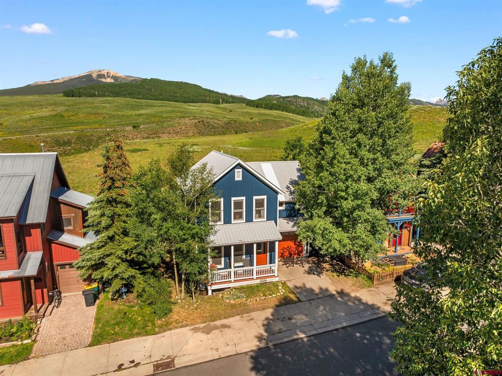 208 Horseshoe Drive