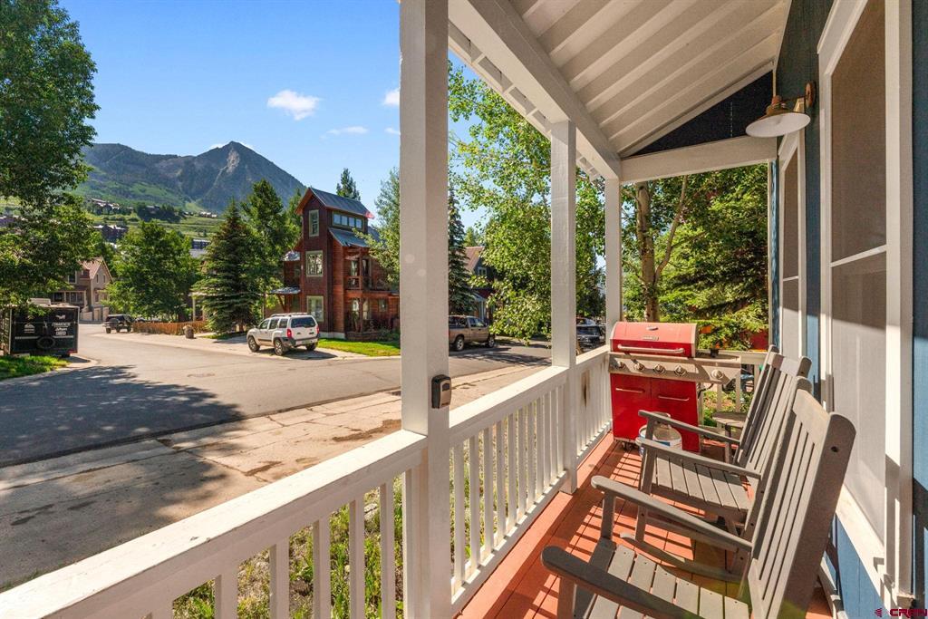 208 Horseshoe Drive