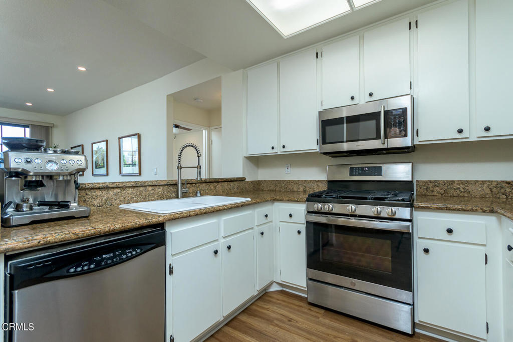 221 S Oak Knoll Avenue 305