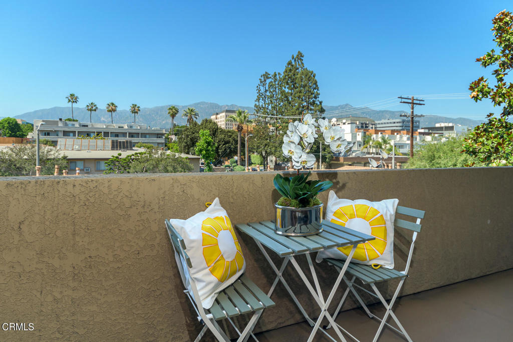 221 S Oak Knoll Avenue 305