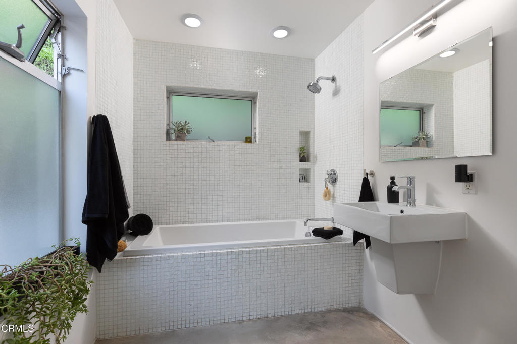 4520 San Andreas Avenue