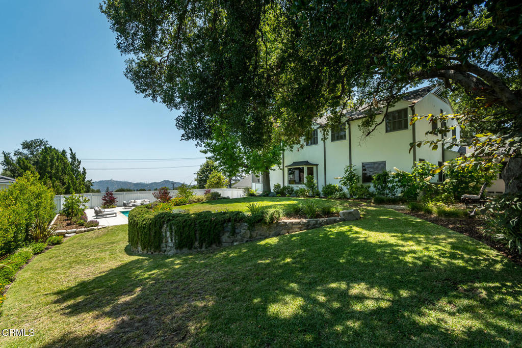5210 La Canada Boulevard