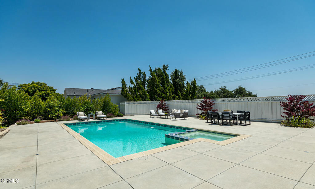 5210 La Canada Boulevard