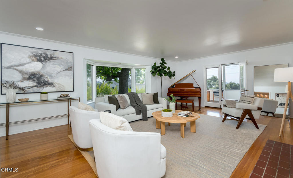 5210 La Canada Boulevard