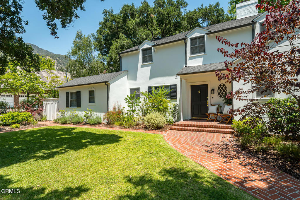 5210 La Canada Boulevard