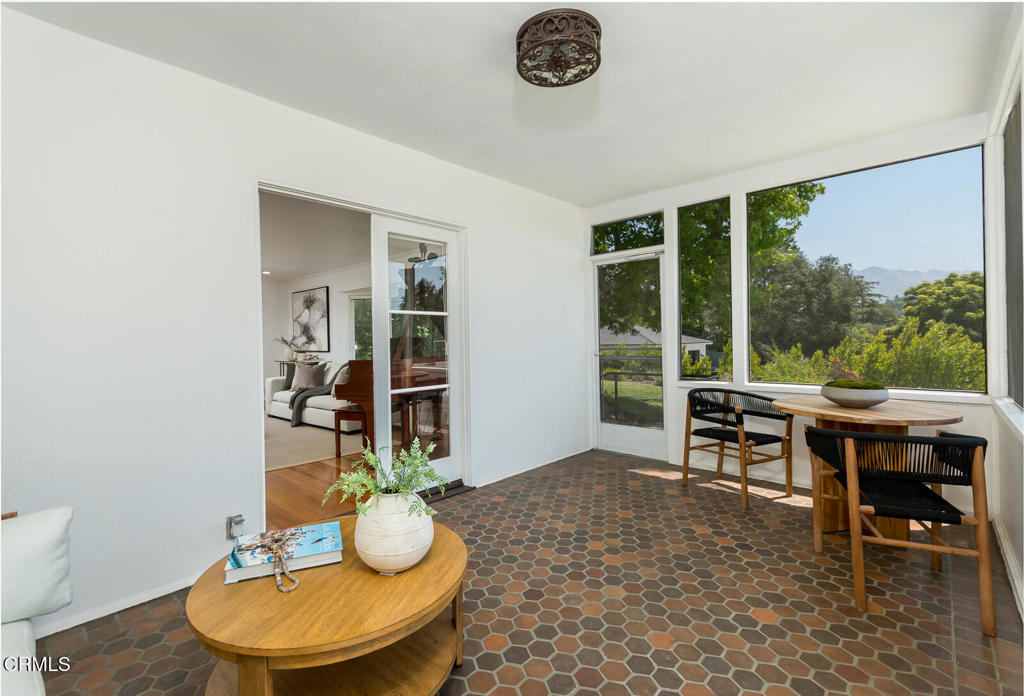 5210 La Canada Boulevard