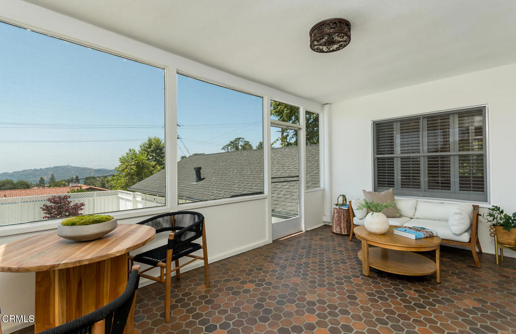 5210 La Canada Boulevard