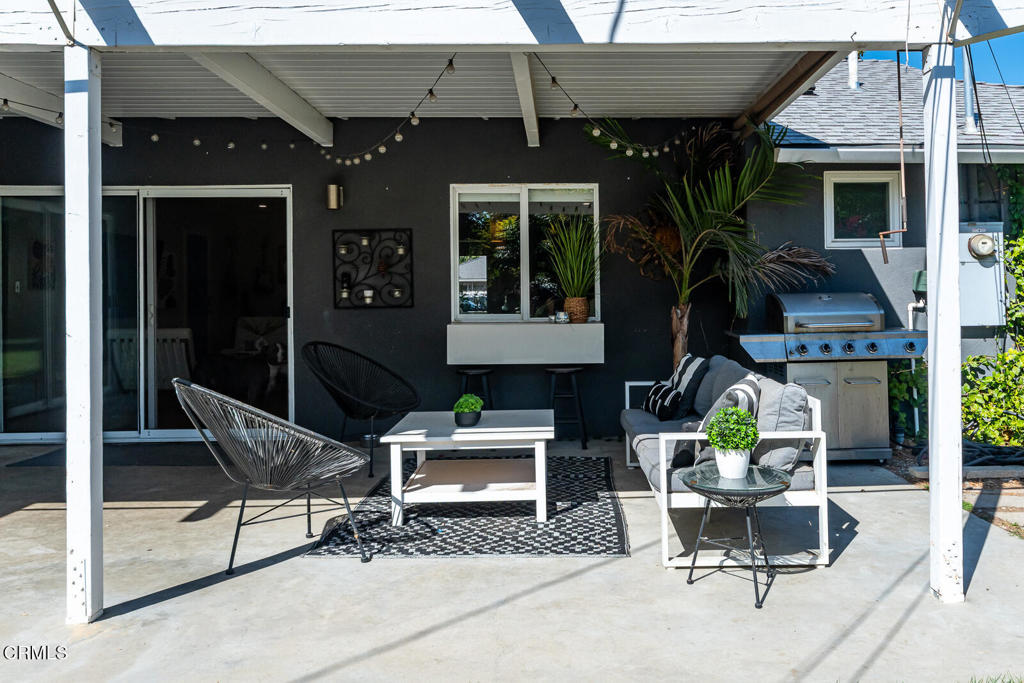 17402 Cohasset Street