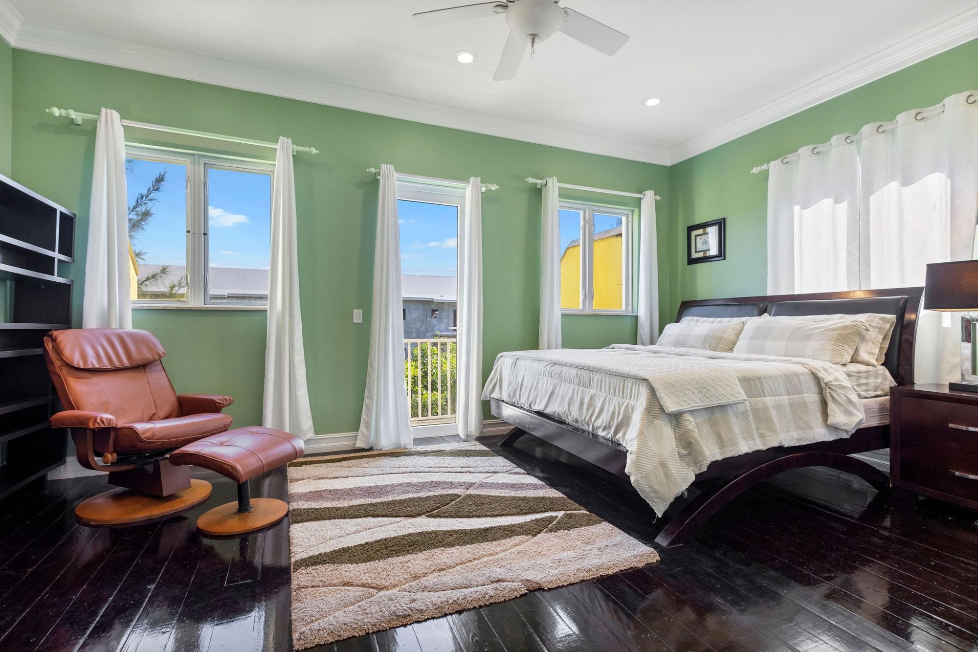 4 DUNMORE CT SOUTH OCEAN