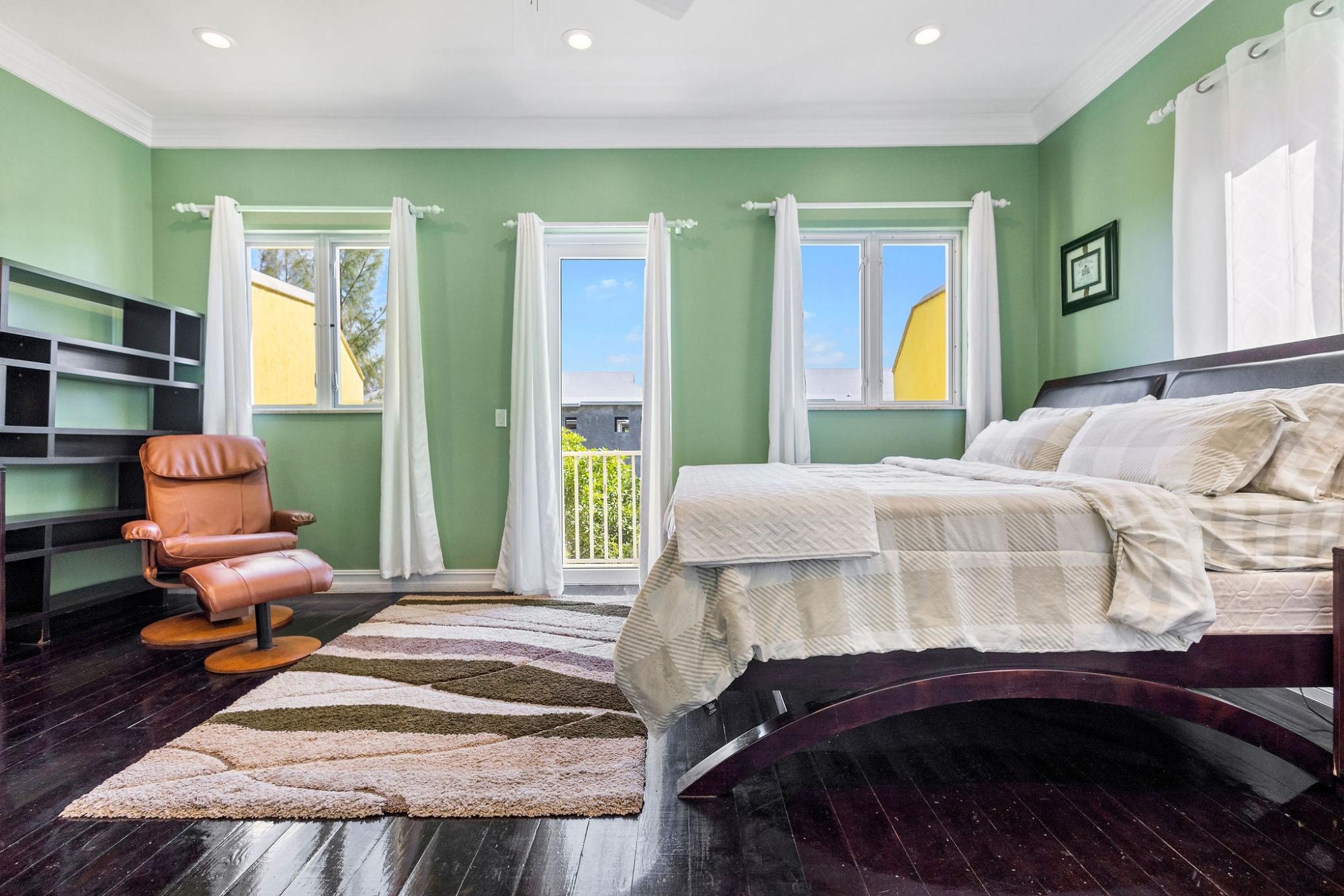 4 DUNMORE CT SOUTH OCEAN