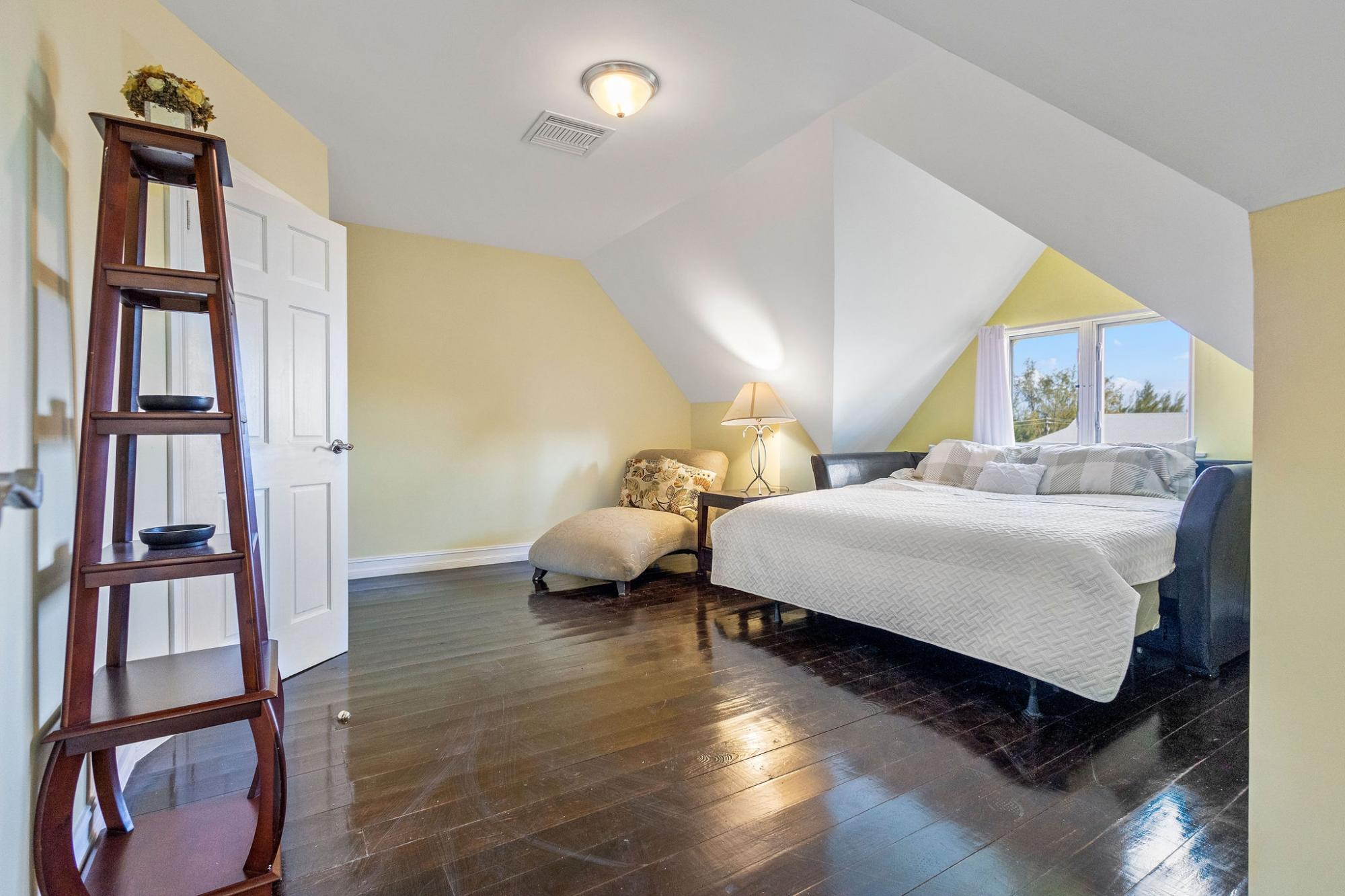 4 DUNMORE CT SOUTH OCEAN