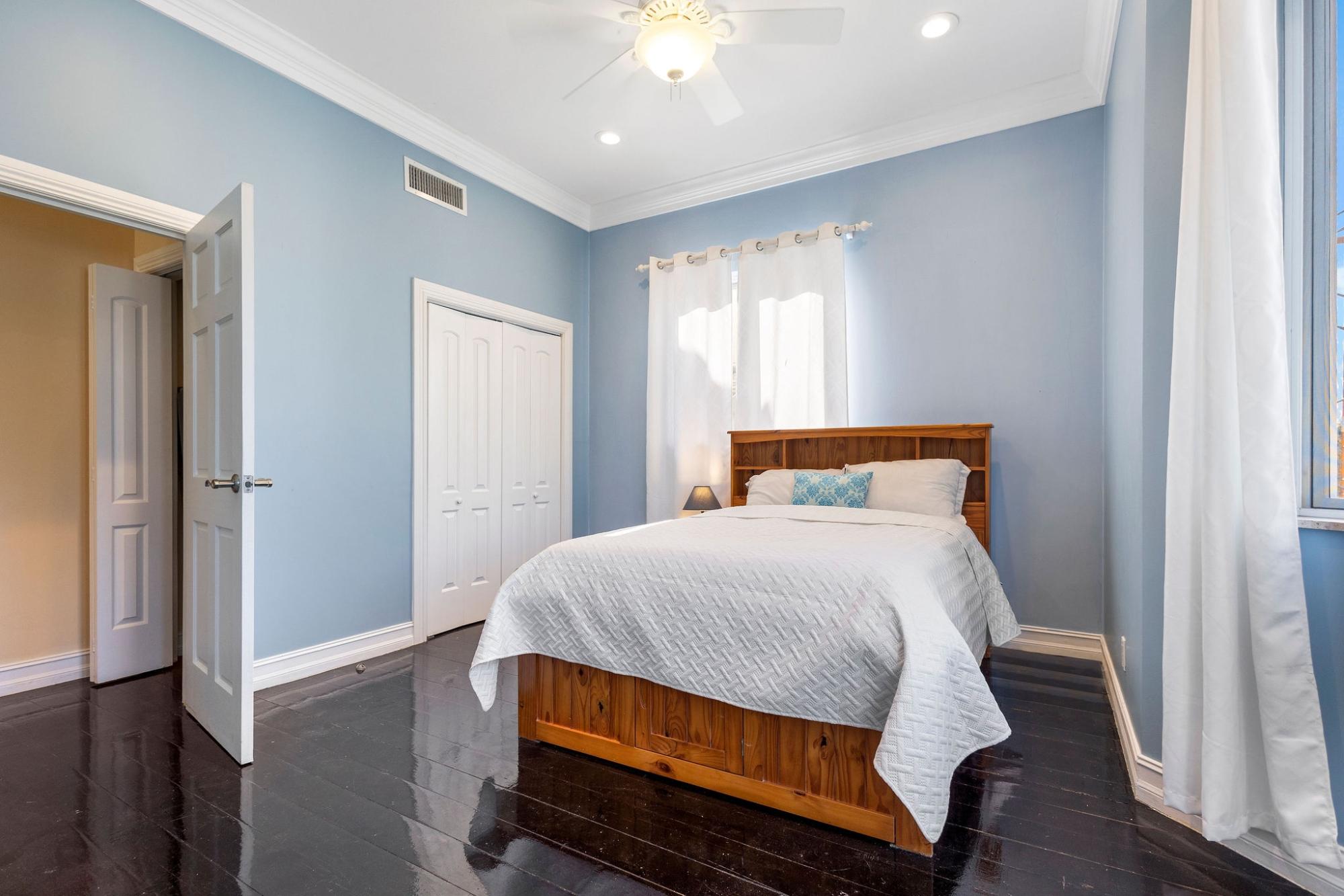 4 DUNMORE CT SOUTH OCEAN