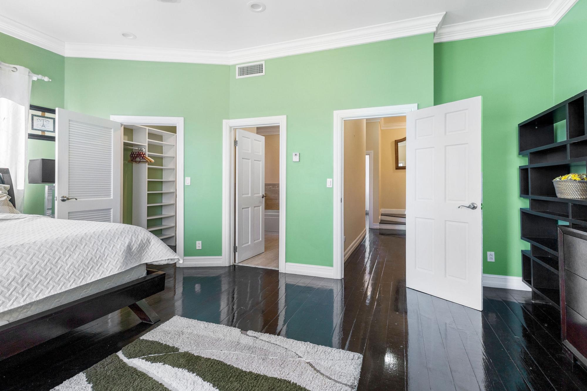 4 DUNMORE CT SOUTH OCEAN